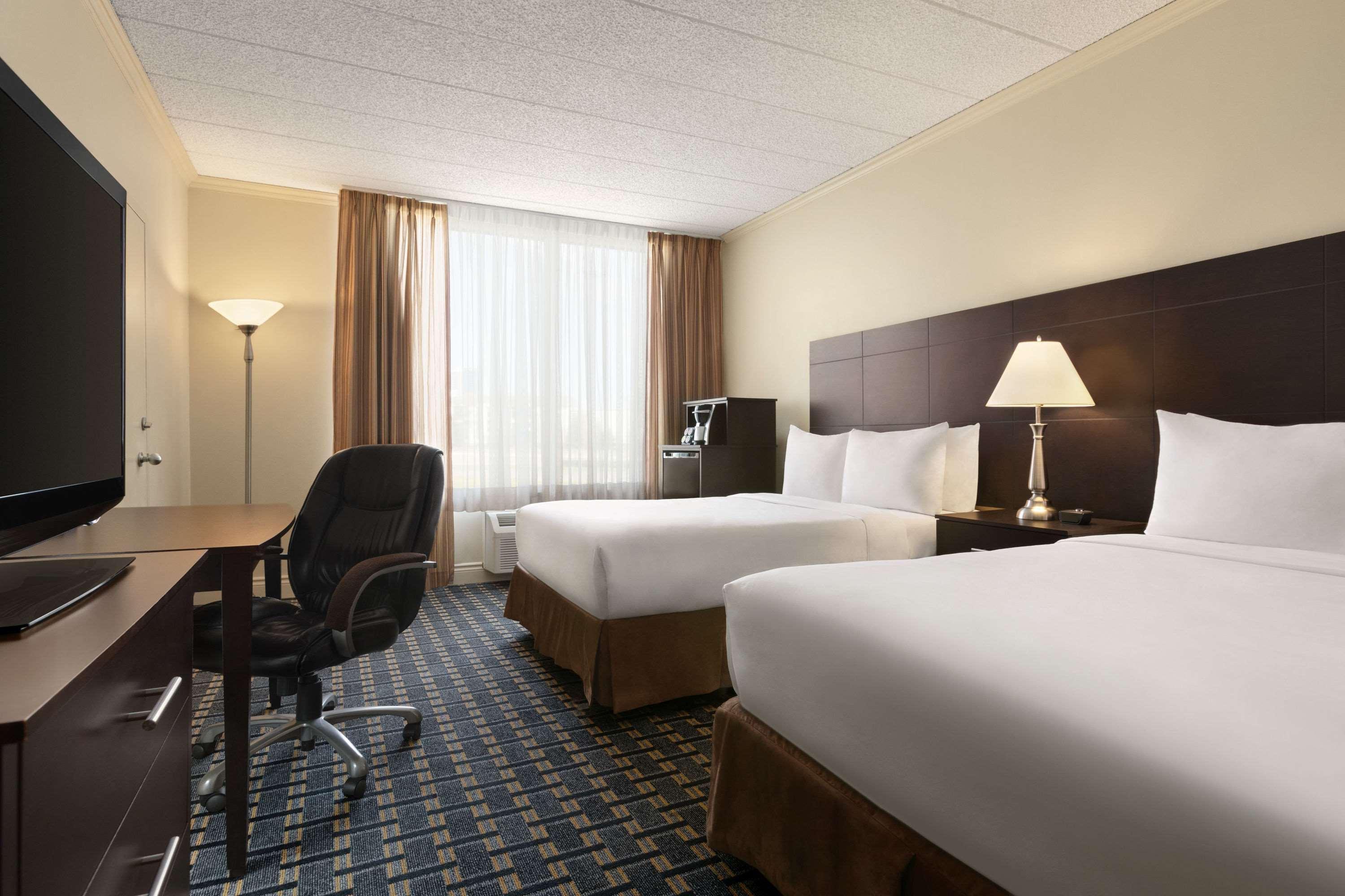 Travelodge By Wyndham Quebec City Hotel & Convention Centre Esterno foto