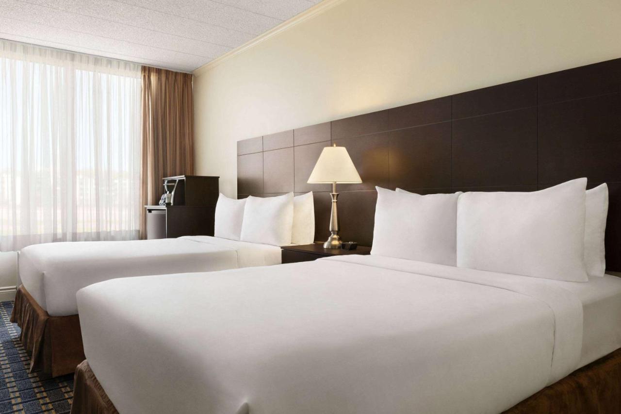Travelodge By Wyndham Quebec City Hotel & Convention Centre Esterno foto