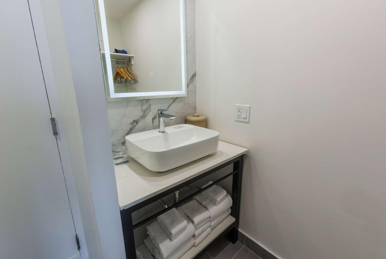 Travelodge By Wyndham Quebec City Hotel & Convention Centre Esterno foto