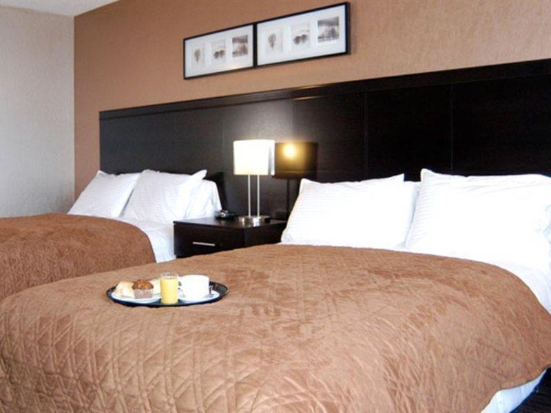 Travelodge By Wyndham Quebec City Hotel & Convention Centre Esterno foto