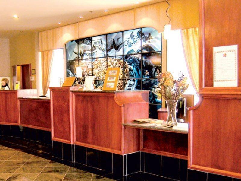 Travelodge By Wyndham Quebec City Hotel & Convention Centre Esterno foto