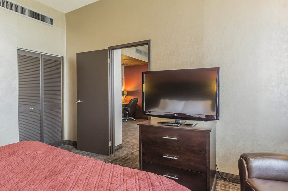 Travelodge By Wyndham Quebec City Hotel & Convention Centre Esterno foto