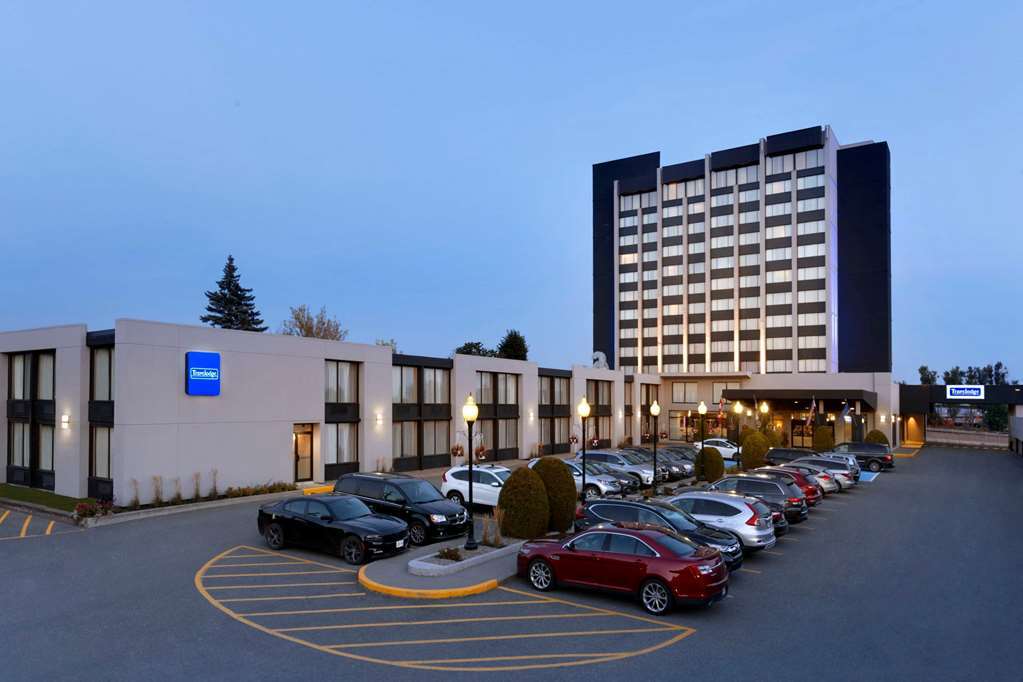 Travelodge By Wyndham Quebec City Hotel & Convention Centre Esterno foto